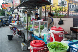 Eine Garküche in Bangkok, Thailand