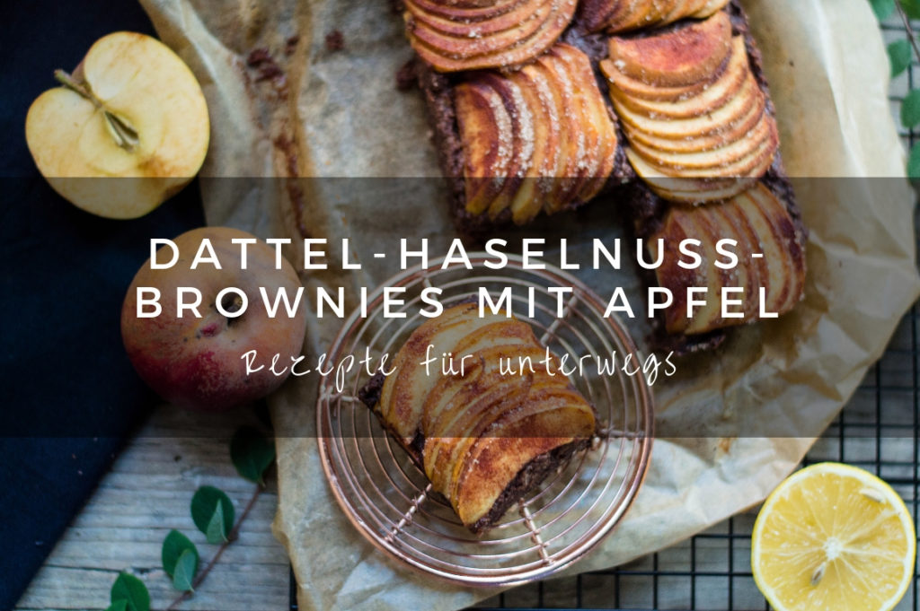 Dattel-Haselnuss-Brownies mit Apfel