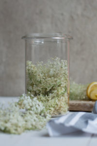 Holunderblüten für Holunderblütensirup