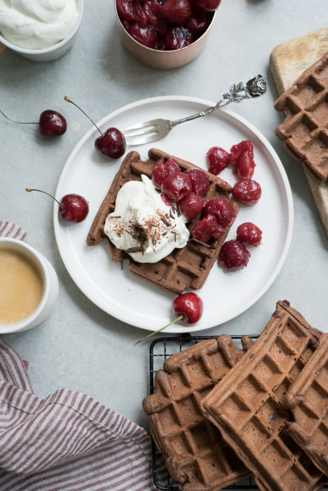 Rezept: Schwarzwälder Kirschwaffeln - www.glutenfreiumdiewelt.de