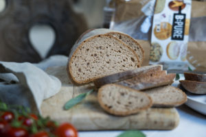 Das Sauerteigbrot von BÖCKER B:PURE eigent sich super für die Braaibroodjies!