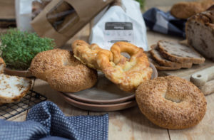 glutenfreie Bagel und Käsebrezn