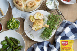 Glutenfreies Kräuterbaguette eigent sich super als Beilage!