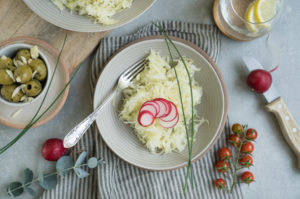 Wie wäre es mit selbstgemachtem Krautsalat?