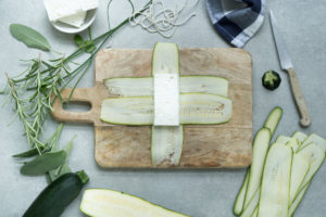Zubereitung der Feta-Zucchini-Päckchen