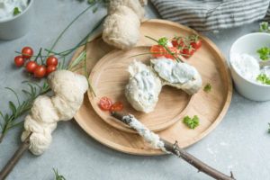 Das glutenfreie Stockbrot ist so schön fluffig!