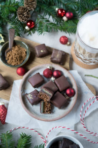 Perfekt für die Kaffeetafel: gesündere Dominosteine