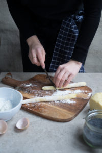 Zubereitung von Mohnnudeln - Teigzubereitung