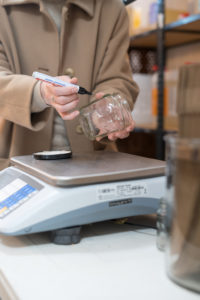 Auswiegen seiner Gefäße