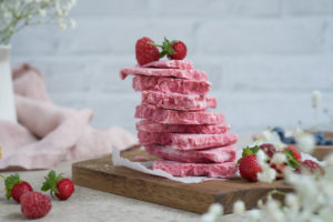 Frozen Yoghurt Bites mit Beeren