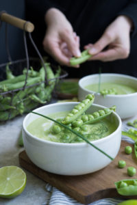 Erbsensuppe mit Kokosmilch und Zitronengras