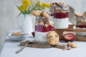 Schichtdessert mit Choco Chip Cookies