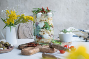 mediterraner Nudelsalat, glutenfrei