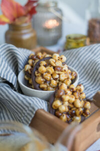 Nusskracher mit ganzen Haselnüssen