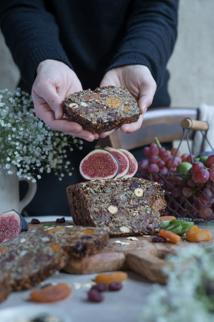 glutenfreies Früchtebrot im Anschnitt