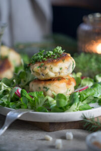 Kaspressknödel mit Petersilie
