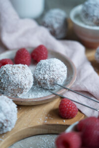 Lamington Bliss Balls mit Himbeere