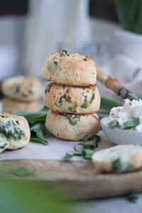 herzhafte Scones mit Bärlauch und Käse