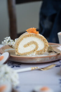 Biskuitrolle mit Zitronencreme