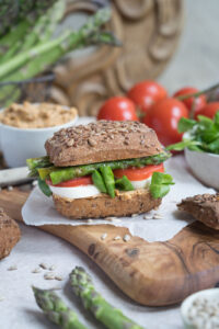 Caprese Sandwich mit Spargel