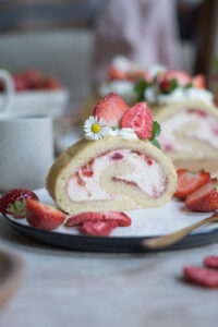 Sommerlicher Biskuitkuchen