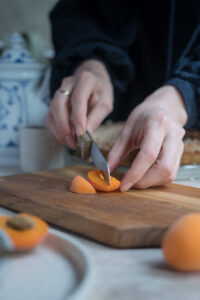 frische Aprikosen für den Kuchen