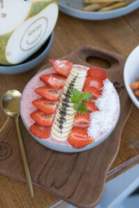 Smoothiebowl mit Erdbeeren