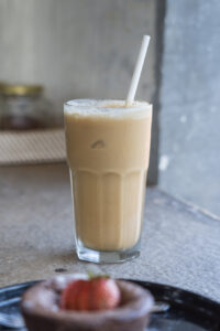 Eiskaffee Mades Banana Flour Bakery