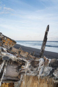 Schiffswrack am Strand