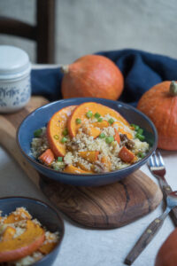 Salat mit Quinoa und Hokkaido