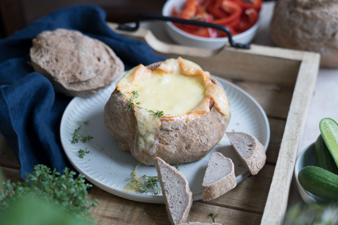 Brotlaib mit Ofenkäse I glutenfrei - www.glutenfreiumdiewelt.de