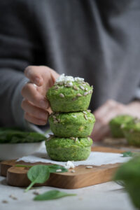 Muffins mit Spinat und Käse