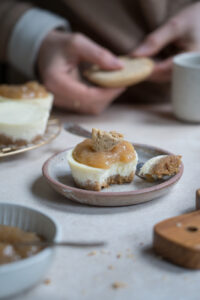 Mini-Cheesecakes mit Rhabarber