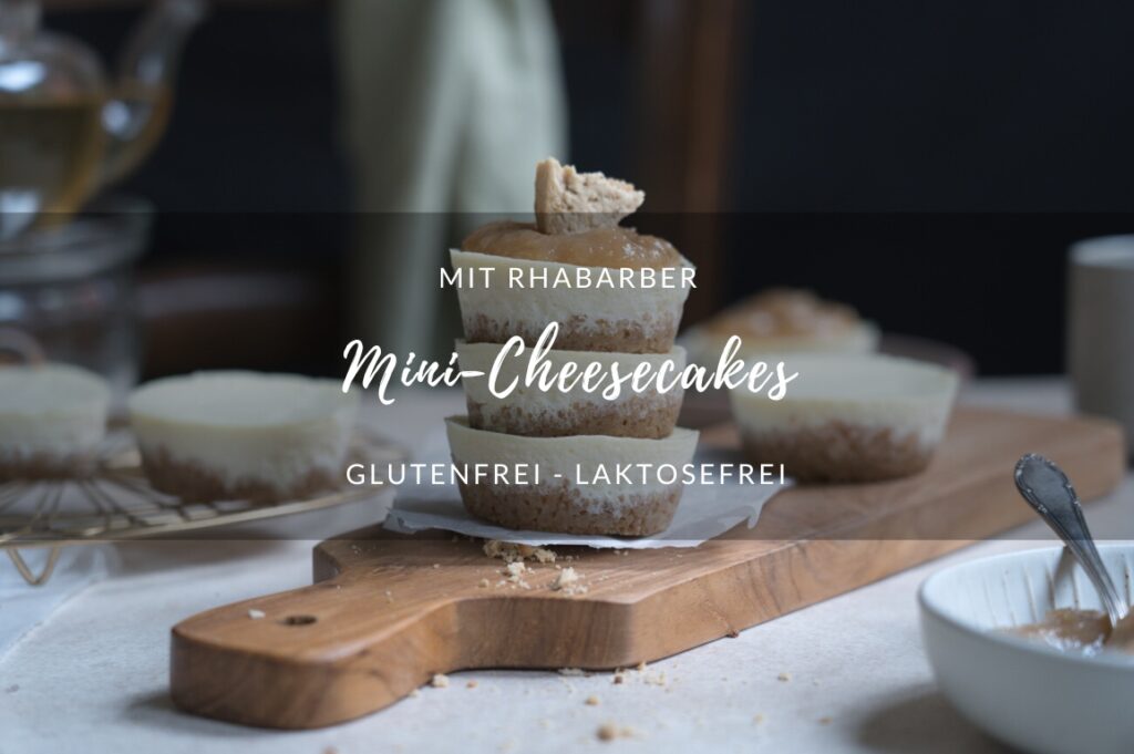 Mini-Cheesecakes &amp; Rhabarbersoße - www.glutenfreiumdiewelt.de