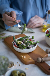 Mediterraner Spargelsalat