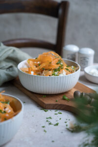 Möhrensalat mit Mango und Feta