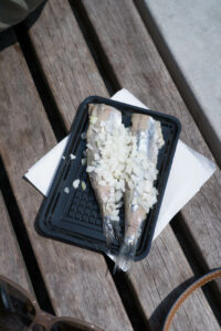 frischer Matjes mir Zwiebeln