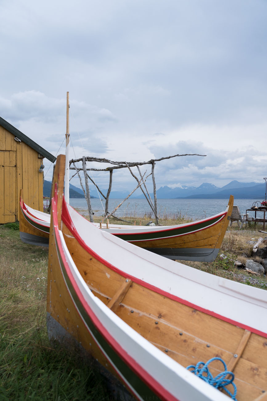 Fischerboote am Fjord