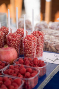 Granatapfelkerne auf dem Markt