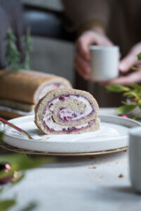 glutenfreie Biskuitrolle mit Lebkuchen