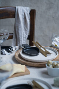 Gedeckter Tisch für Raclette