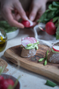 Bärlauch-Dip mit Feta