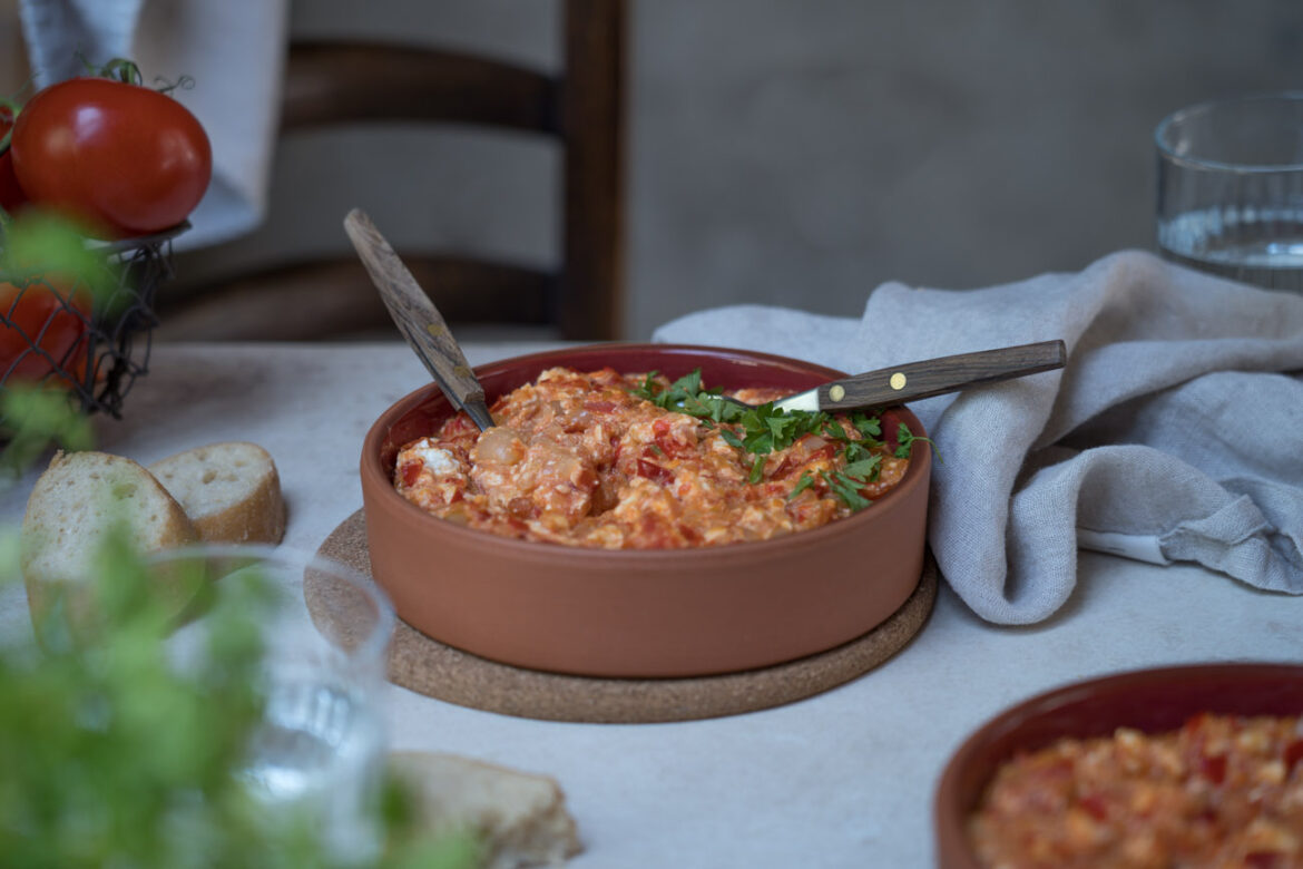 Fërgesë, albanischer Auflauf I Rezept - www.glutenfreiumdiewelt.de