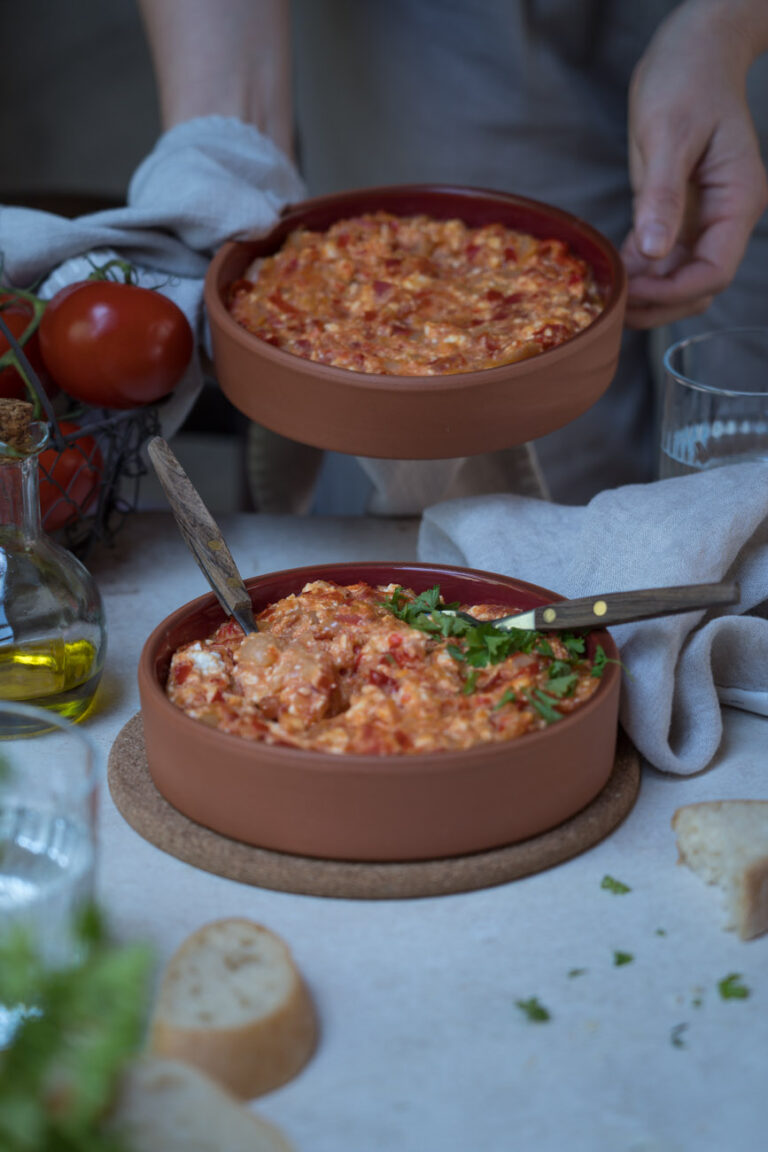 Fërgesë, albanischer Auflauf I Rezept - www.glutenfreiumdiewelt.de