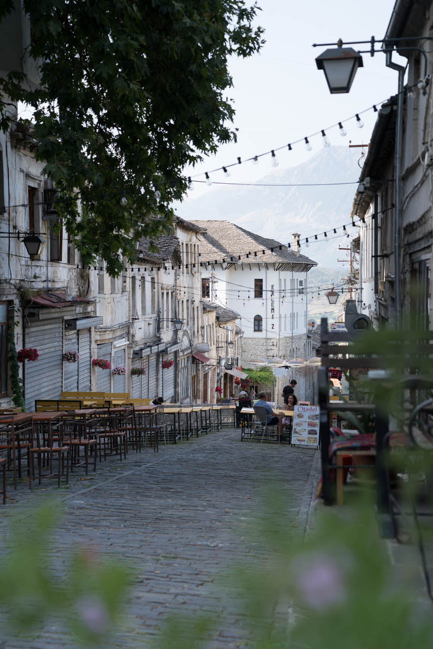 Gasse in Gjirokastra