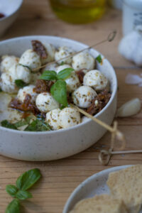 Mozzarella in mediterraner Marinade