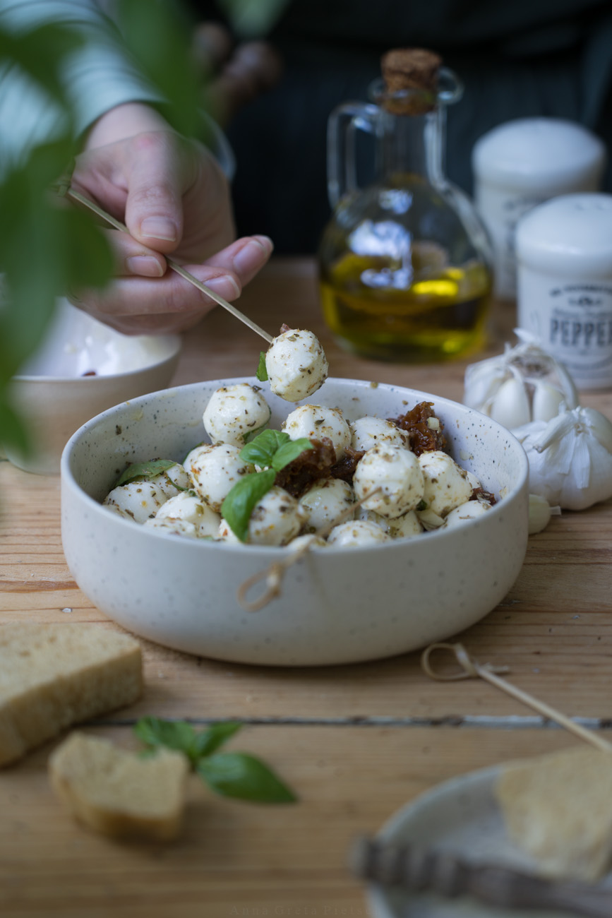 mediterrane Mozzarellabaellchen