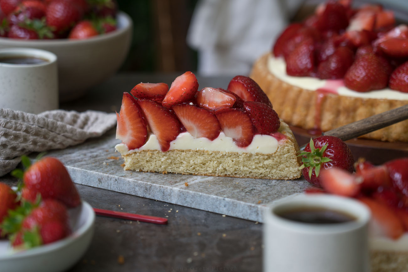 Obstboden mit Erdbeeren