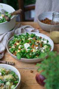 Salat mit gebackenen Kichererbsen