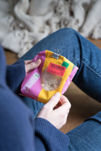 Verpackung mit MHD-Sticker